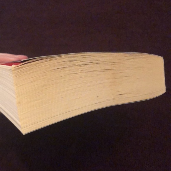 Scarlet by Marissa Meyer Book two of the Lunar Chronicles Slightly damaged - Picture 3 of 6